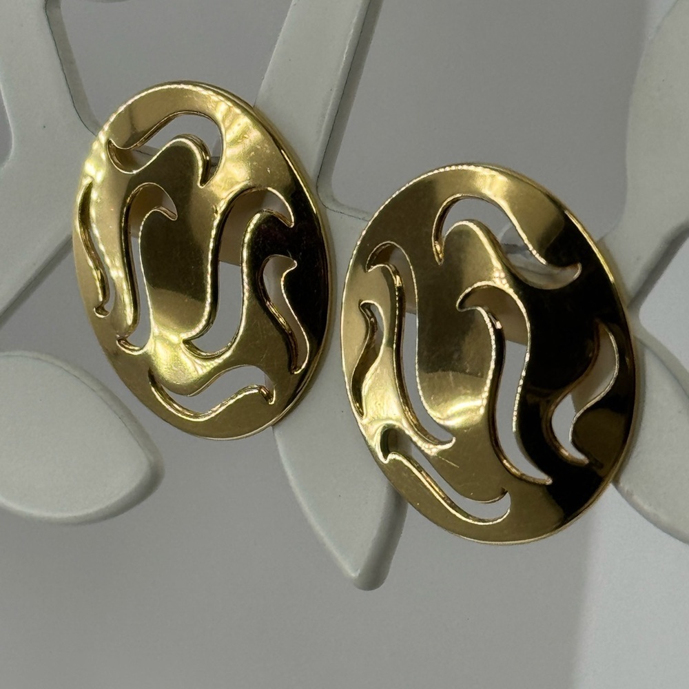 Vtg Monet gold post Earrings